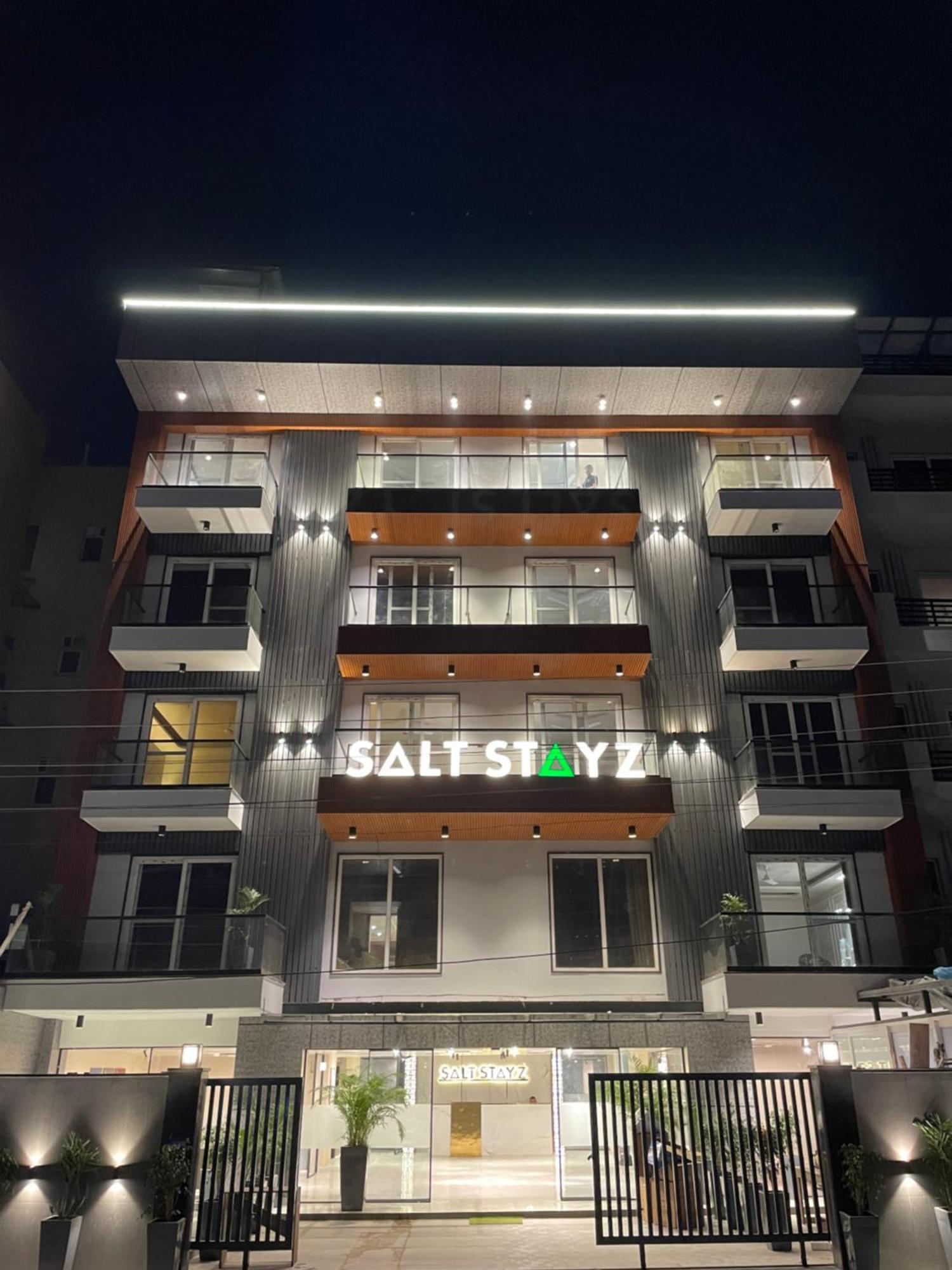 Saltstayz Premier - Near Golf Course Road & Sector 57 Gurgáon Kültér fotó