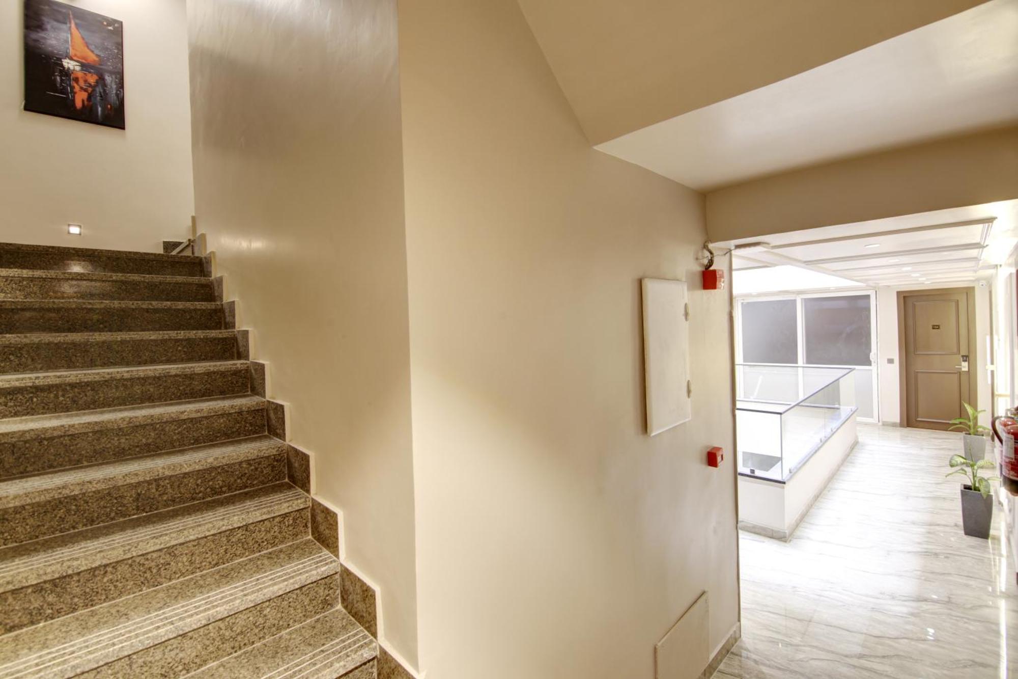 Saltstayz Premier - Near Golf Course Road & Sector 57 Gurgáon Kültér fotó