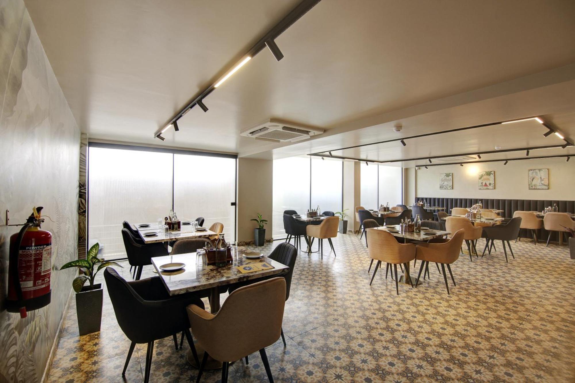 Saltstayz Premier - Near Golf Course Road & Sector 57 Gurgáon Kültér fotó