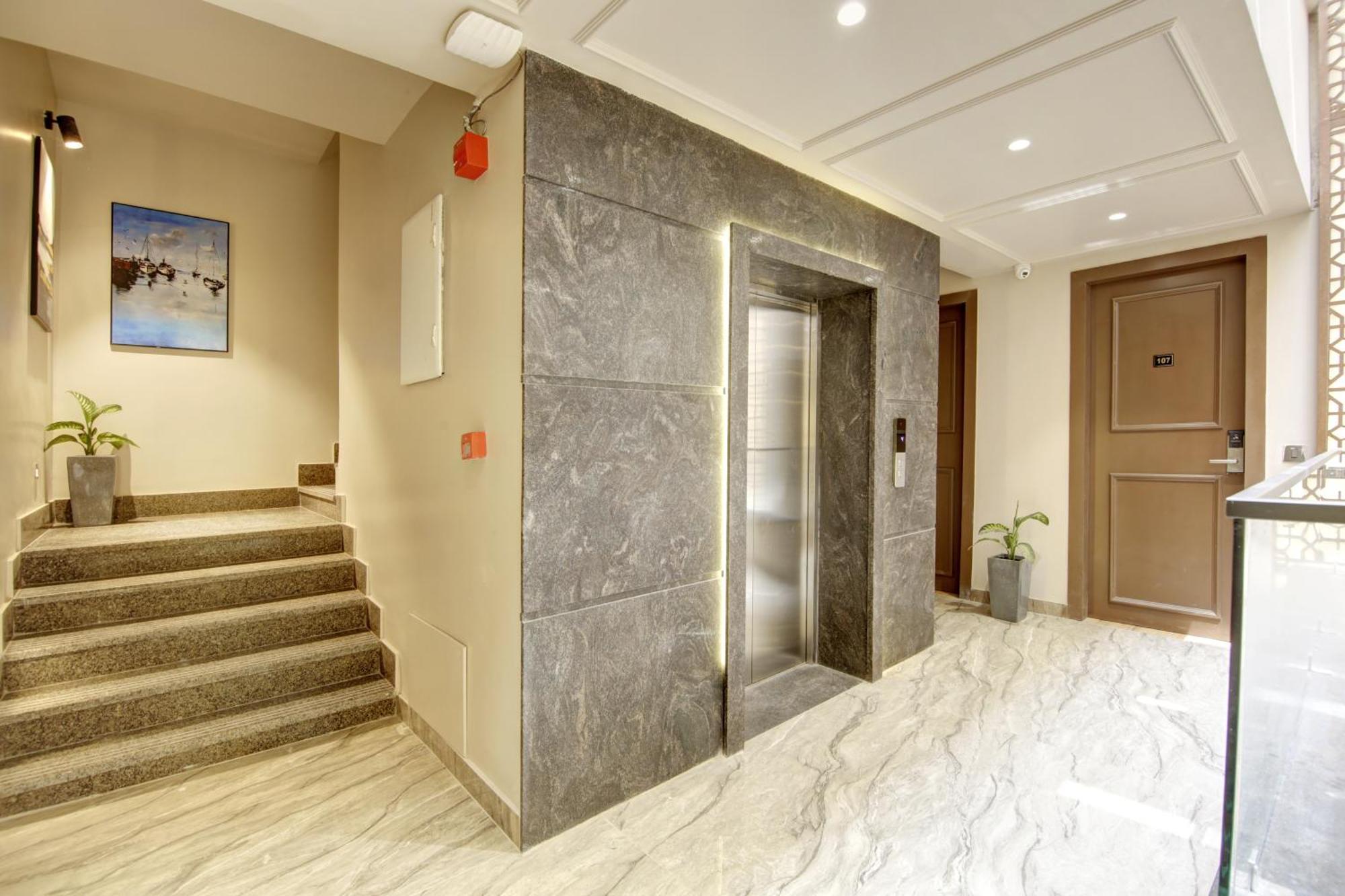 Saltstayz Premier - Near Golf Course Road & Sector 57 Gurgáon Kültér fotó